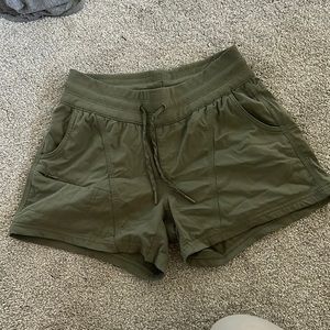 North Face Shorts (Size Small)